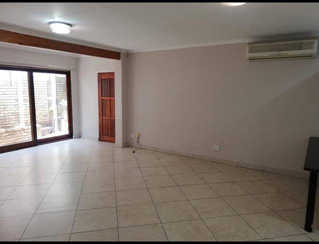 2 BEDROOM TOWNHOUSE FOR SALE IN VANDERBIJLPARK SW 5